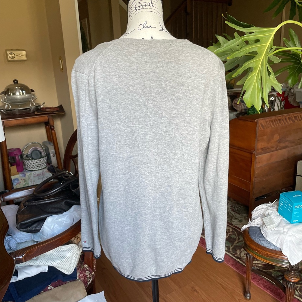 Tommy Hilfiger Global Heart Ivy Sweater in Grey - Picture 3 of 5